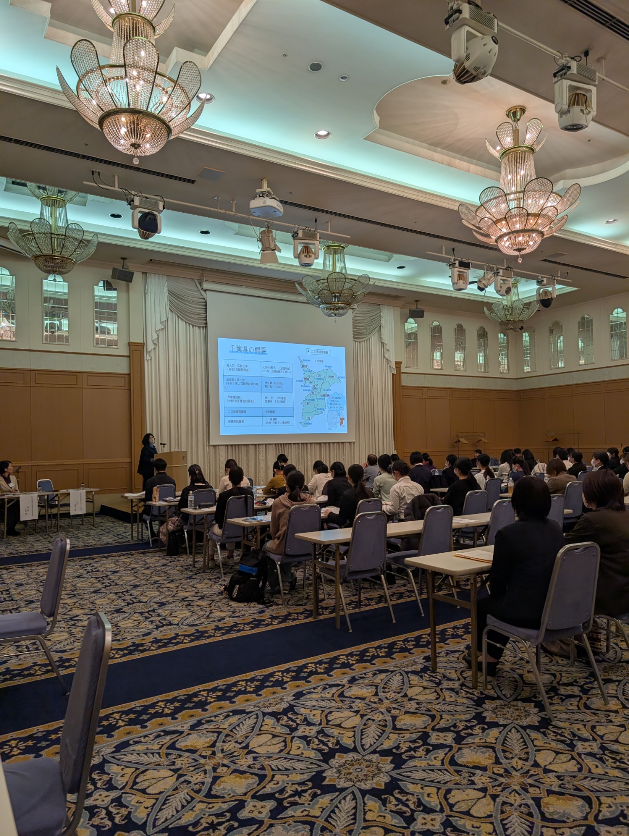 PHN1129_040814430_1296x1721